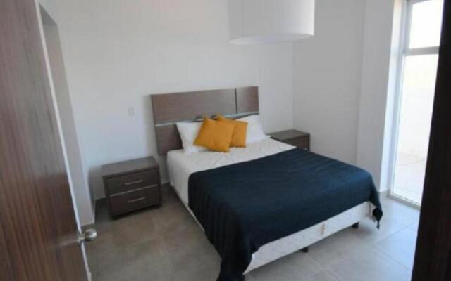 Lovely 3BR condo with Pool FREE Parking