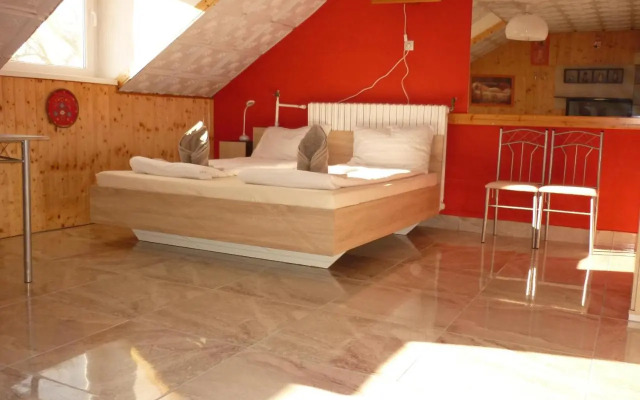 R1 Rolléder Apartman-ház