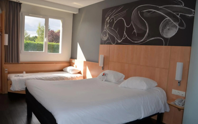 ibis Issoire