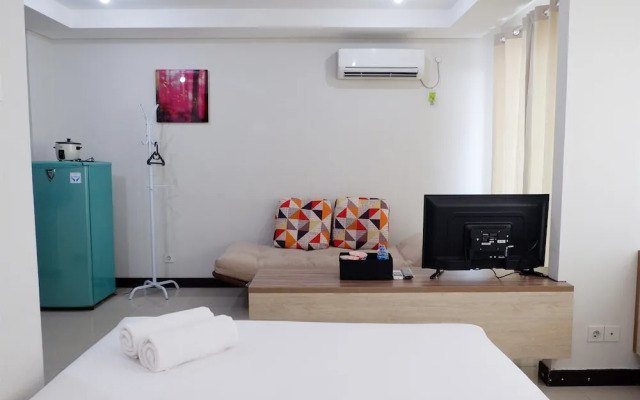 Close to Pool Studio Apartment Sky Terrace at Daan Mogot Baru