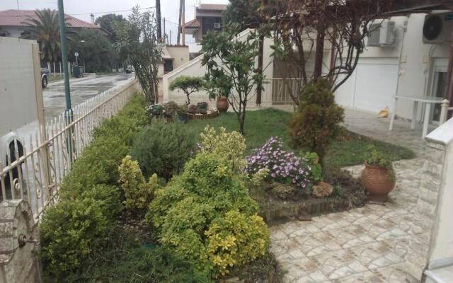 EVRIDIKI Home 50m from the beach