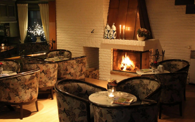 Hotel am Berghang