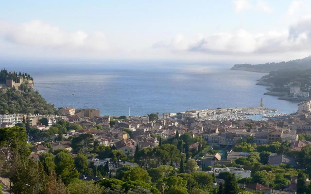 T2 à Cassis vue mer de reve