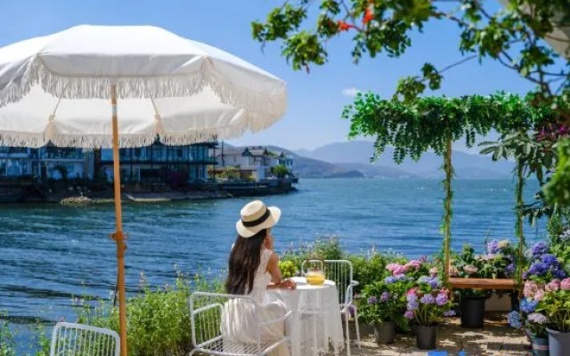 Yunyu Mountain & Sea · SERENITY | Listen to the Erhai Breeze at this Seaview Art Stay – People – Dali