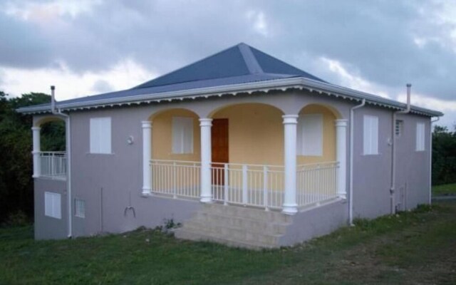 House With One Bedroom In Port Louis With Enclosed Garden And Wifi 6 Km From The Beach