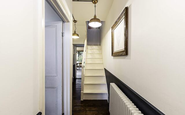 Hackney - Victoria Park: Generous 2 Bed Terrace