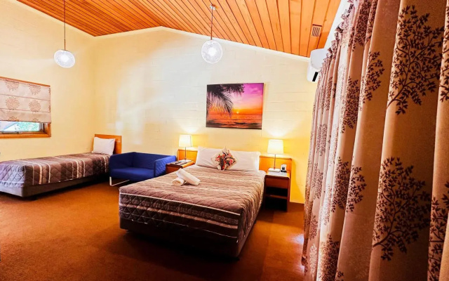 The Birch House - Silver Birches Luxury Accommodation Bright