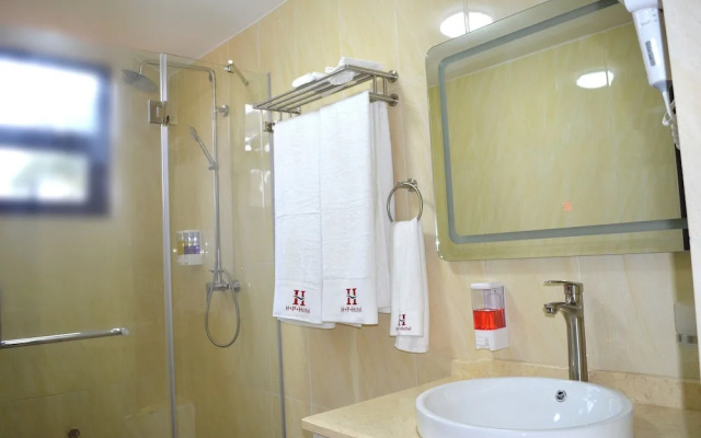 OYO 16061 Hotel Holly Hock