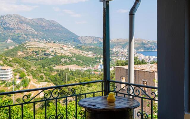 Alonia Apartment