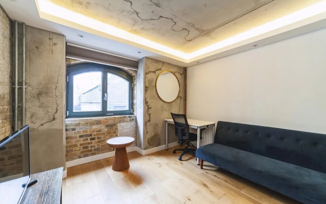 Industrial-chic Flat Near Tower Bridge