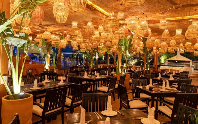 Fort Arabesque Beach Resort