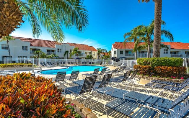 Vista Verde East 2-212