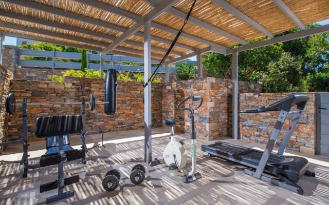 Luxury Villa With Stunning Views in Agios Nikolaos