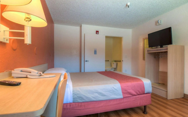 Motel 6 Santa Ana, CA