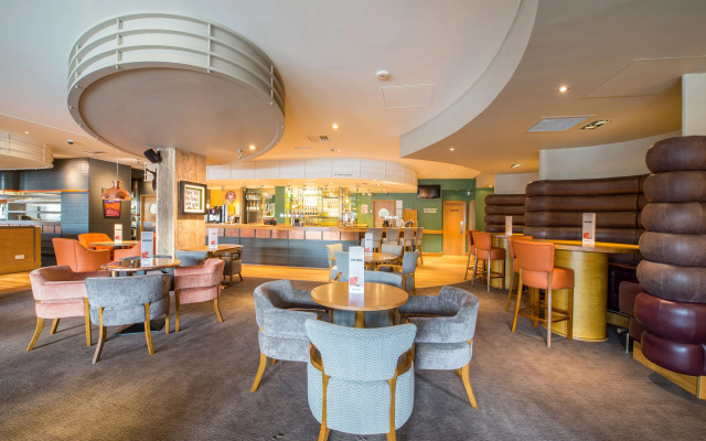 Premier Inn Swansea Waterfront