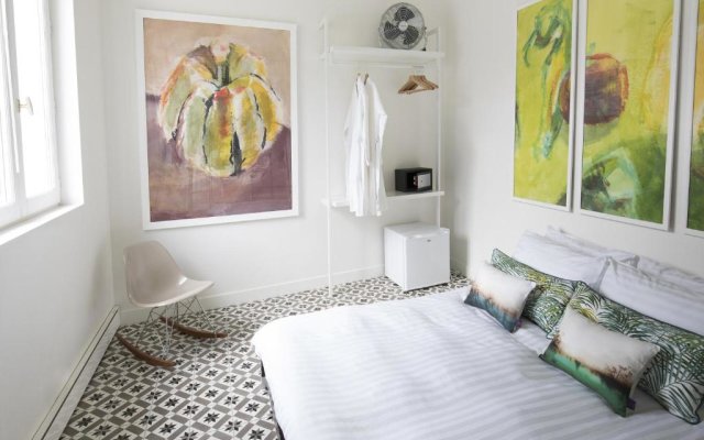 Romantic Artist Room Montmartre Bed  Breakfast