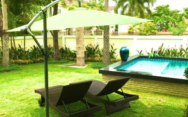 Nonthaburi Luxury Pool Villa