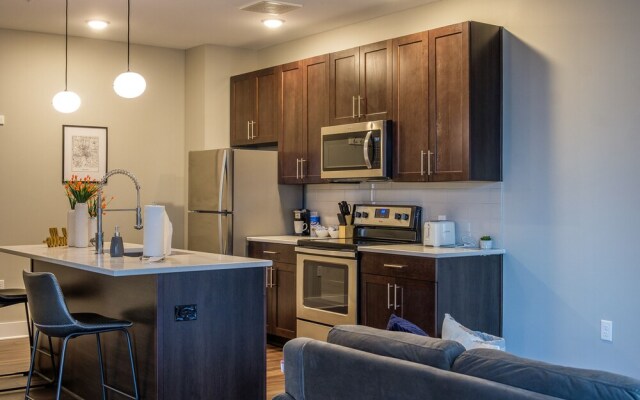FRONTDESK LC Riversouth 245 Apts Downtown Columbus