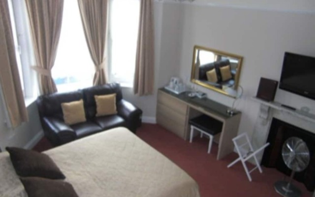 The Moorings - Guest House