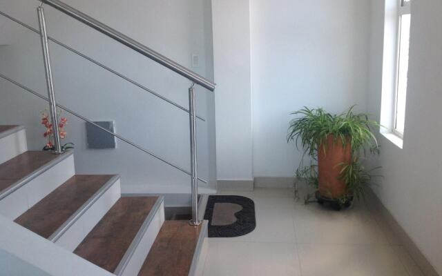 Lili House