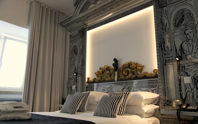 Teatro Boutique Rooms & Suites