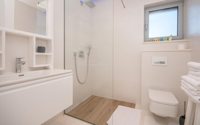Amazing Apartment in Sukosan With Wifi and 2 Bedrooms