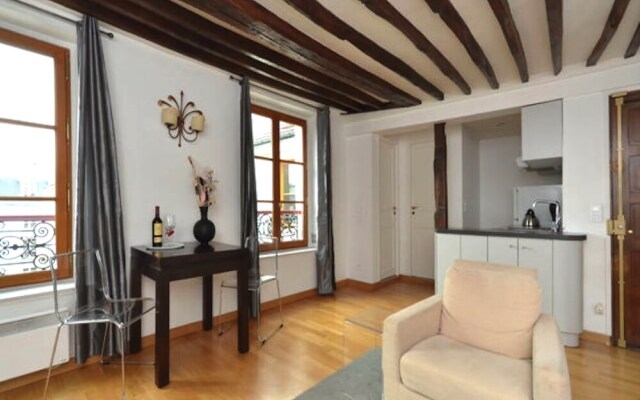 Designer Stay - Bastille Terrace