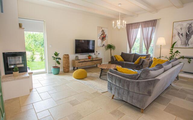 Vita 5 in Visnjan with 4 bedrooms and 4 bathrooms