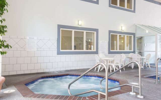 Baymont by Wyndham Des Moines Airport