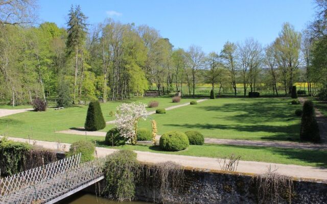 Chateau de la Cour Senlisse