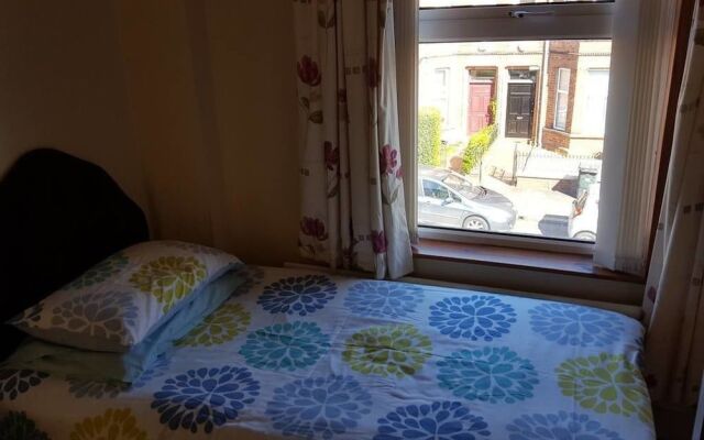 Belfastbreaks - Modern 4 Bedroom Townhouse in South Belfast