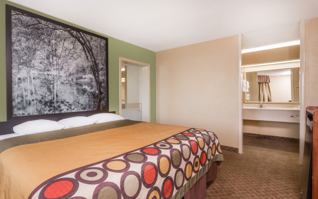Days Inn By Wyndham Greensboro Nc