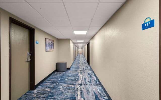 Days Inn by Wyndham Newton