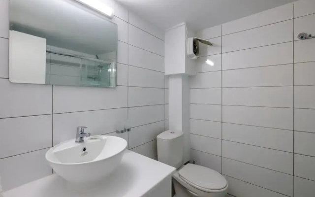 Anonymous - 2BR - 2Floors - Central