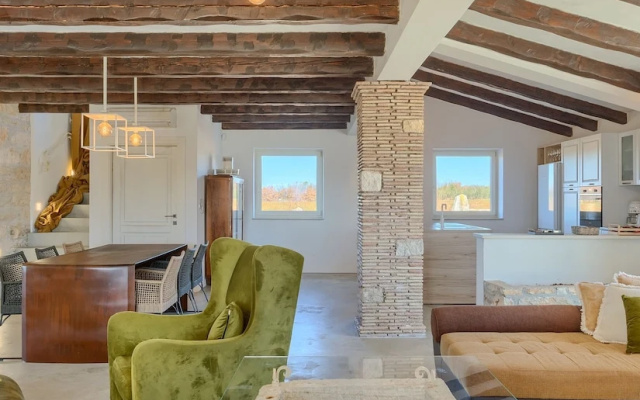 Spacious Country Villa With Private Pool