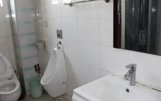 Bazhou Ruisheng Hotel