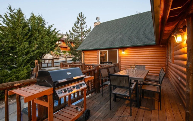 Golden Oak Rd - Moonridge