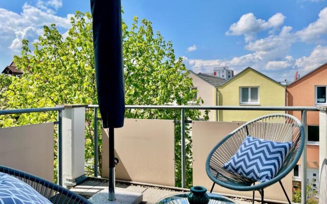 Holiday Business Apartment I 2,5 room I 60qm I Highspeed WLAN l near City and Fair I Automobil und Tech-Company