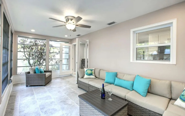 Moonmist Gorgeously Renovated Courtyard