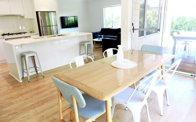Contemporary Cove