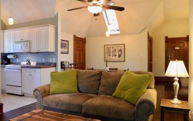 Brava House Bed and Breakfast