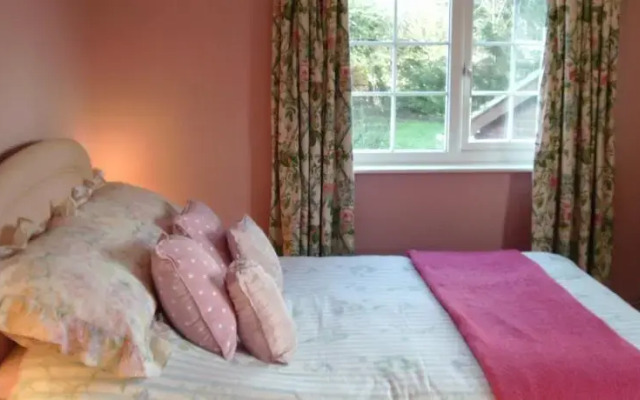 B&B Brookside Cottage