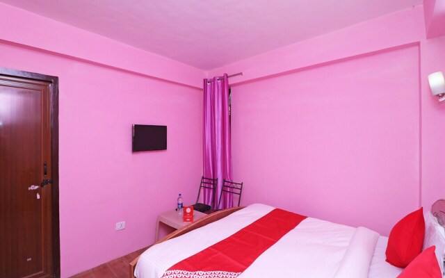 OYO 12691 Hotel Green Leaf