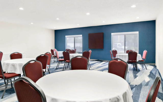Comfort Suites Southfield/Detroit