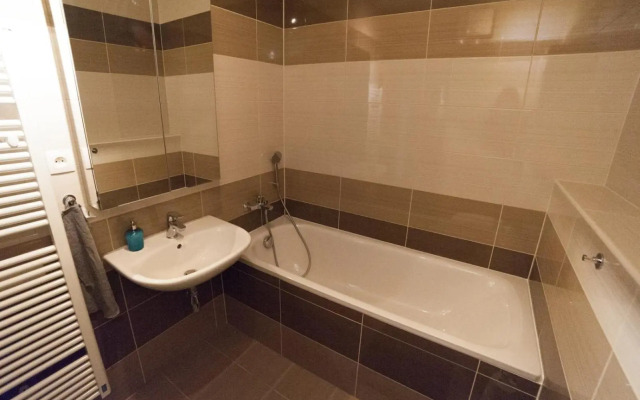 After Eight Apartment