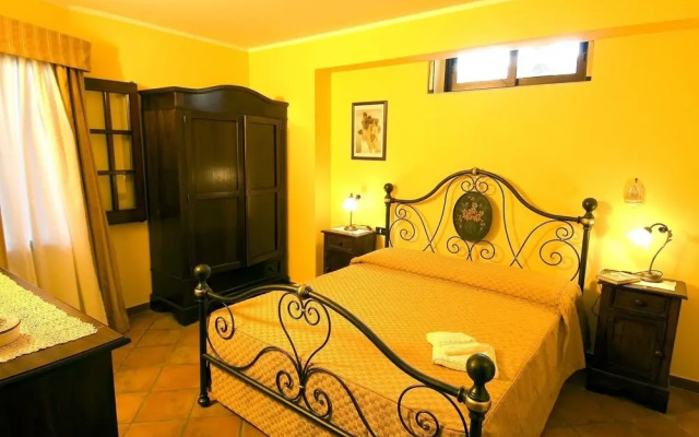 Beautiful Holiday Home Near Collesano With Swimming Pool