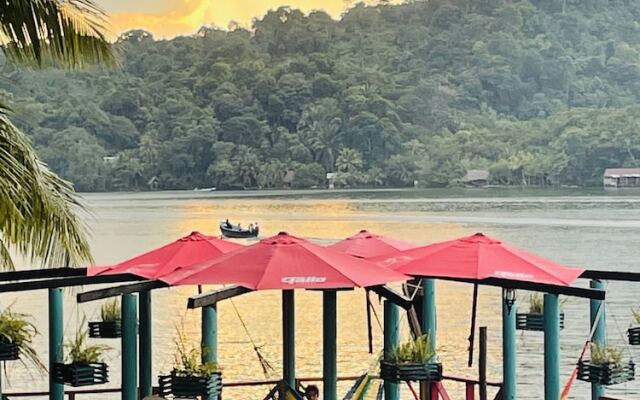 Palmeras del Río Hotel