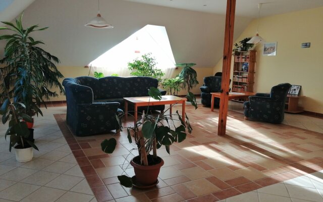 Józsi Bácsi Vendéglője és Szállodája