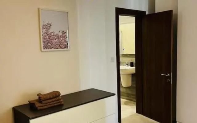 Sliema, Stylish 2 Bedroom Apartment with Parking