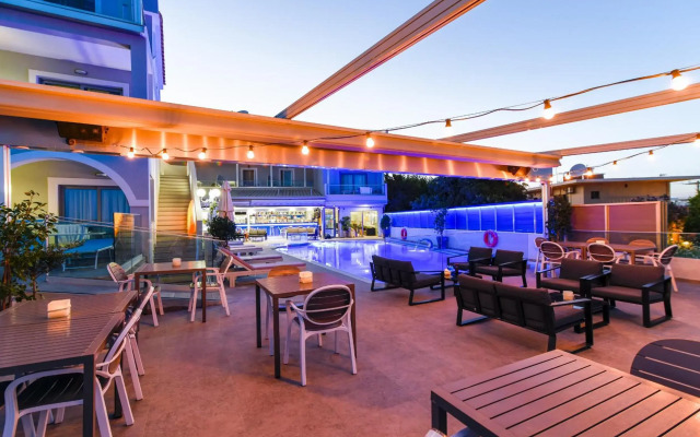 Denise Beach Hotel